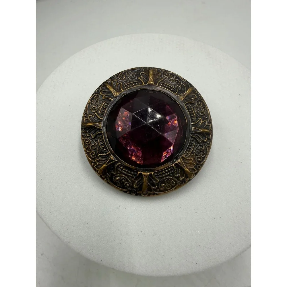 Vintage Ornate Round Brooch‎ Purple Faceted Glass Stone Antiqued Brass Tone 1.5